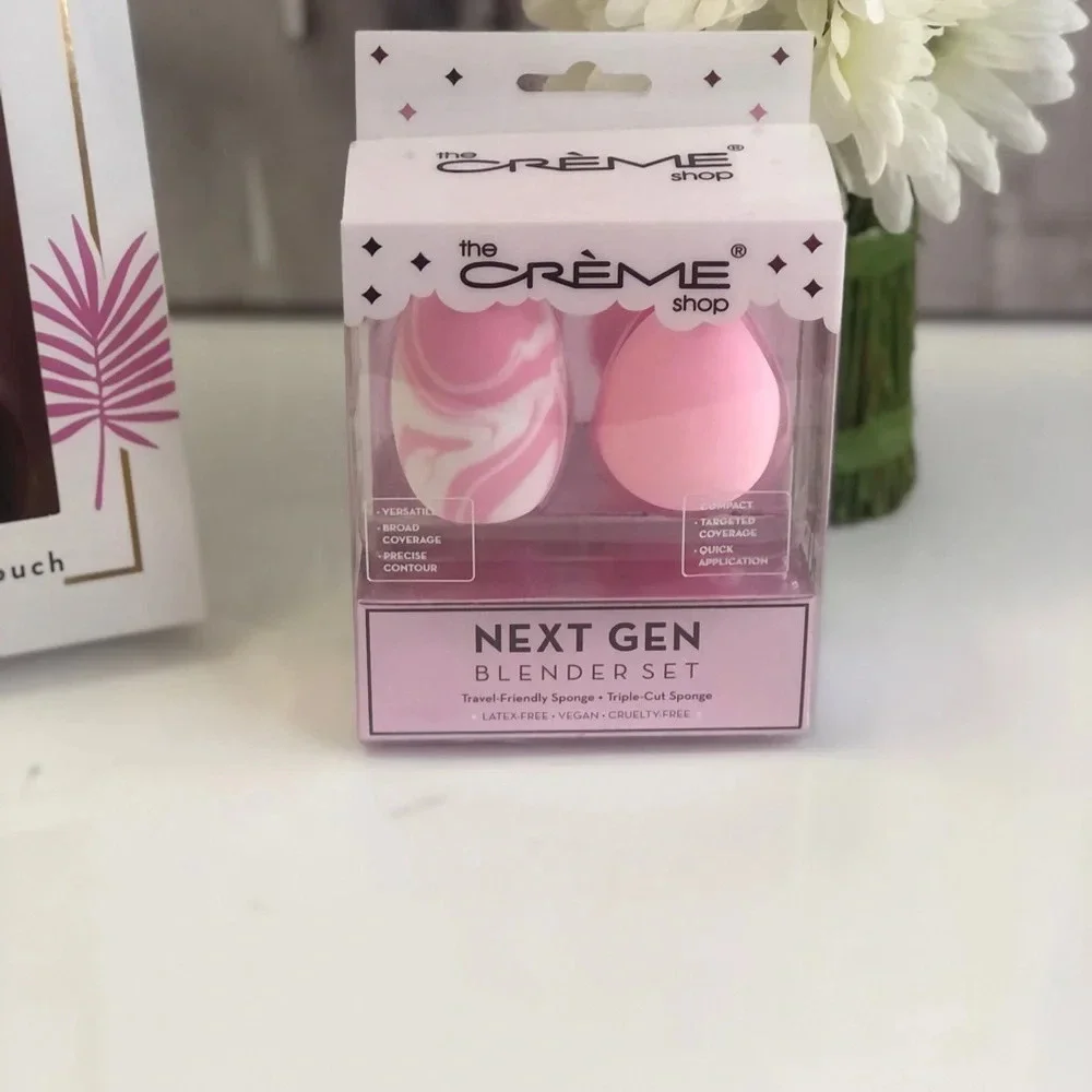 New! The Creme makeup brush and sponge set!